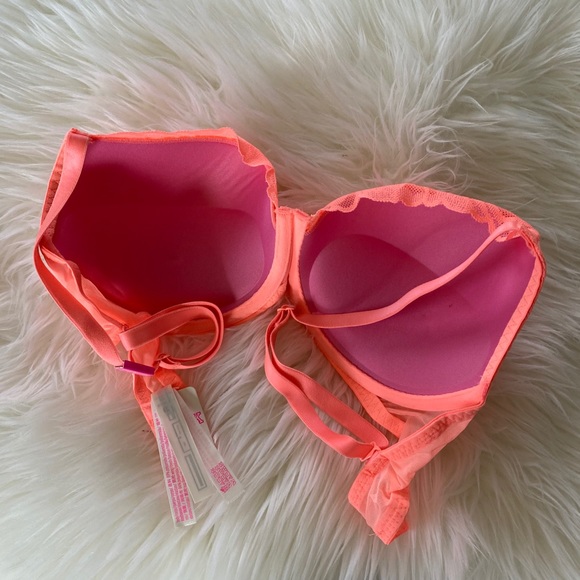 NWT Victoria Secret Push up Bra! - Picture 2 of 3